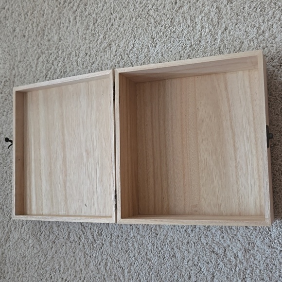 Wooden Box - Picture 5 of 8
